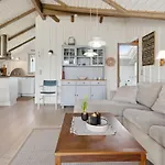 Bernadine - 400m From The Sea By Interhome Nyaraló *