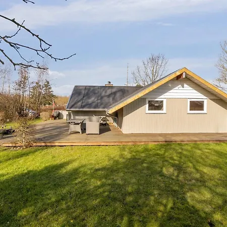 Bernadine - 400m From The Sea By Interhome Nedre Lysabild